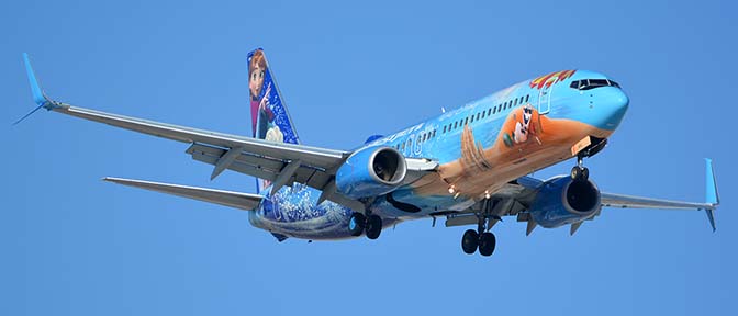 WestJet Boeing 737-8CT C-GWSV Frozen, Phoenix Sky Harbor, January 29, 2016